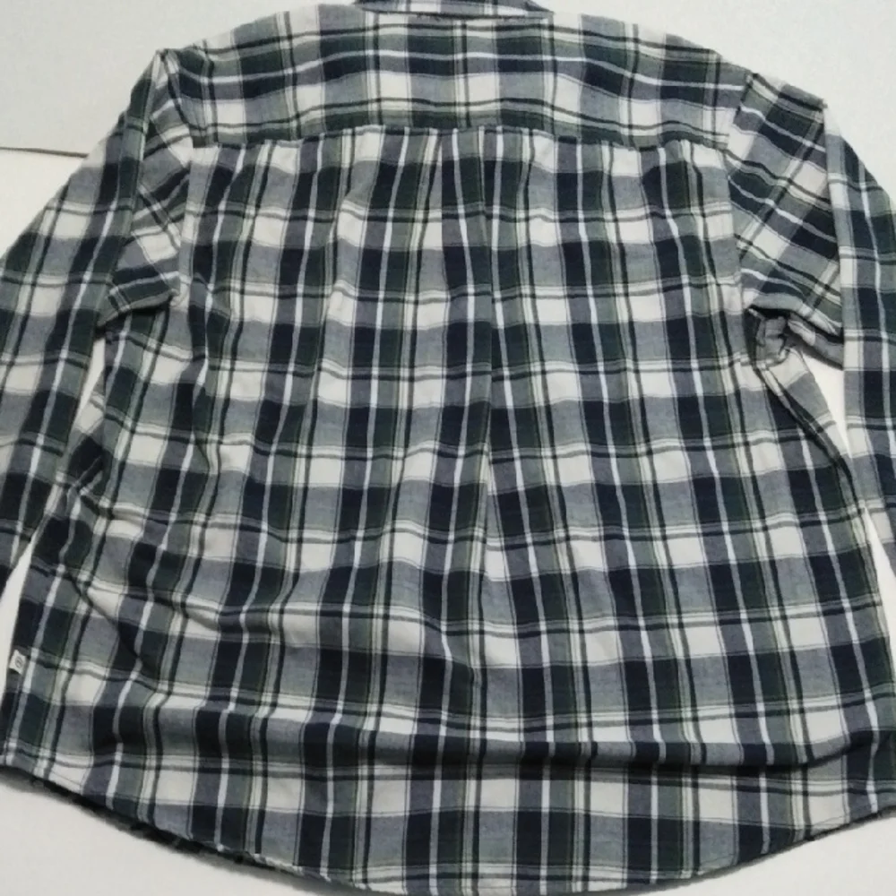 Magellan Hunt Gear Outdoors Men's Plaid Shirt -‎ Navy Blue And Green Stripped